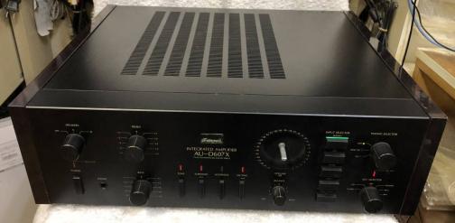 サンスイ SANSUI AU-D607X プリメインアンプ ジャンク品です。