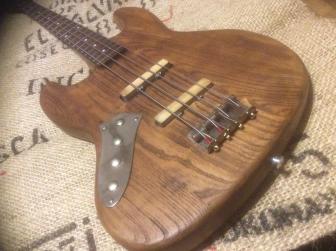  右利き用 レフティーJazz Bass(エレキベース本体)｜売買されたオークション情報、yahooの商品情報をアーカイブ公開 - オークファン その他
