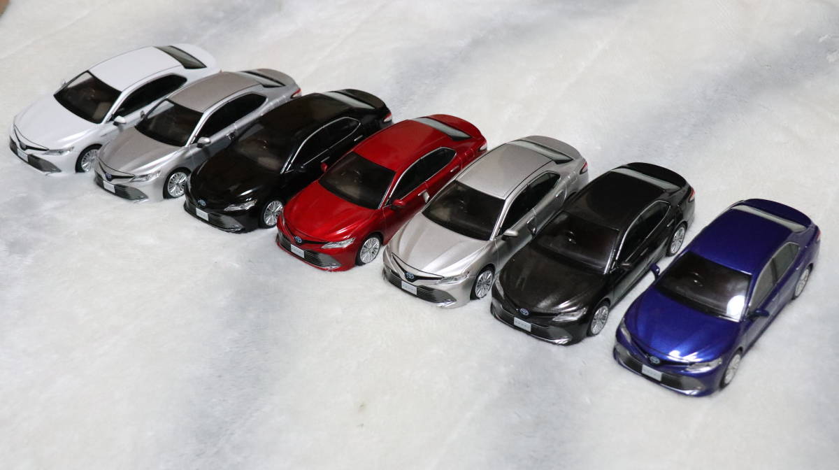 【トヨタ】 カムリ1/30見本ミニカー7台セット 希少】新型CAMRY 1/30色見本 ミニカー ディーラー店頭展示用 7色