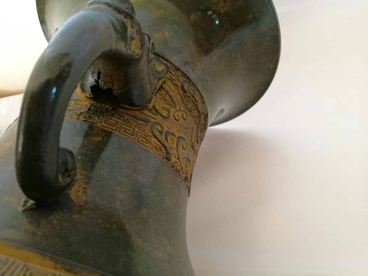 青銅 古銅 銅器 双耳饕餮紋花瓶 花入 花器 中国美術 古玩 壺 壷 【