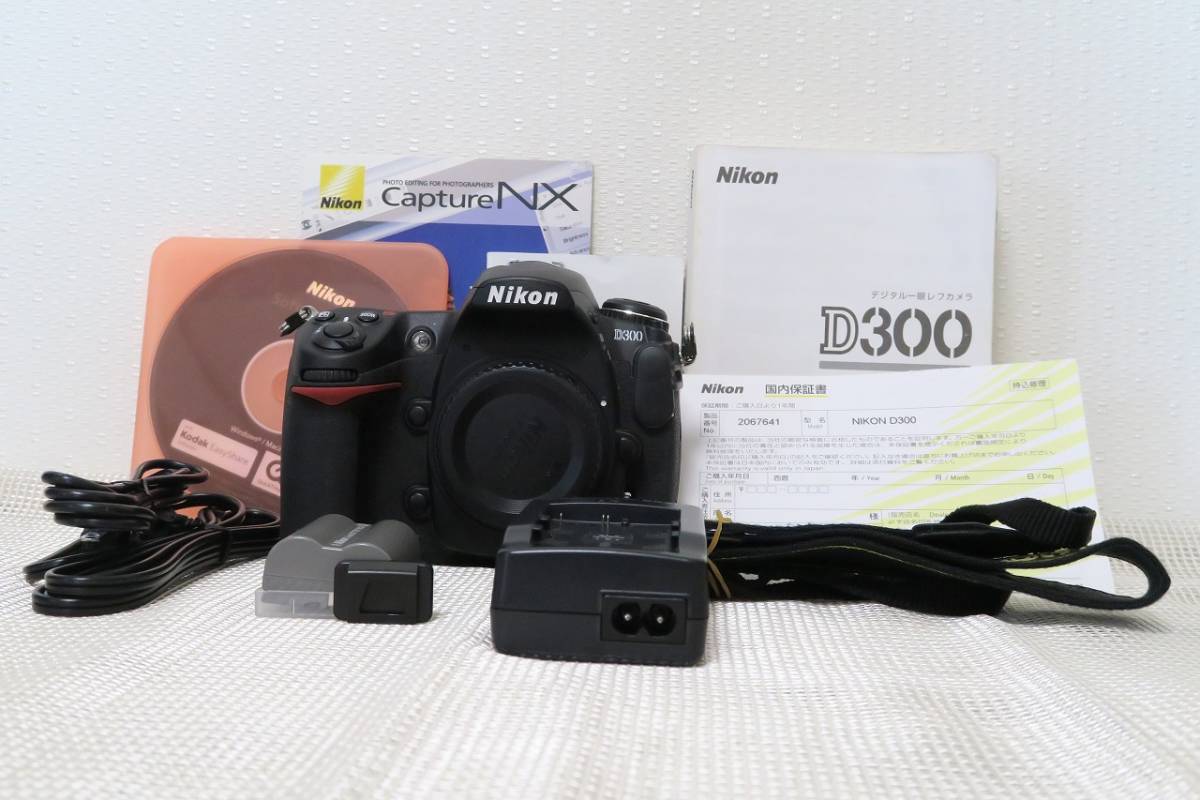 Nikon ニコン D300 シャッター回数 デジタル一眼 ブラック 20，578回