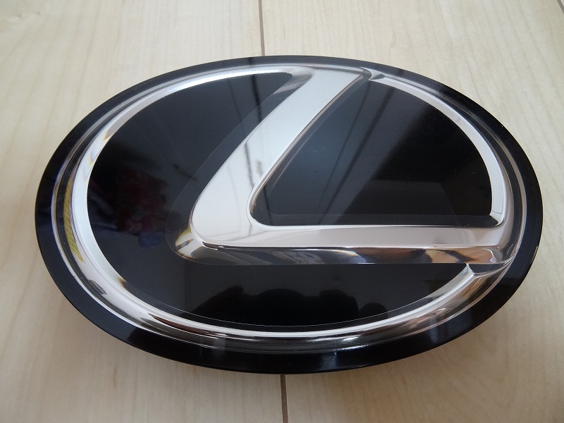 【安い，新作登場】 レクサス 純正 フロント グリル エンブレム プリクラッシュ 黒(レクサス)｜売買されたオークション情報、yahooの商品情報をアーカイブ公開 - オークファン レクサス