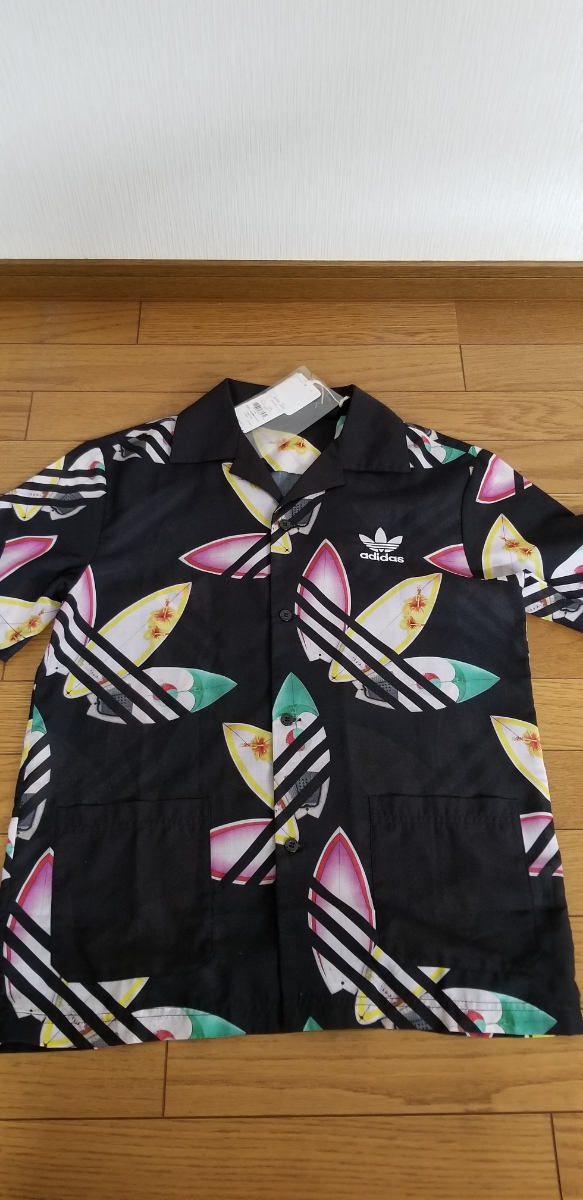 新品　adidas　アロハシャツ　Lサイズ