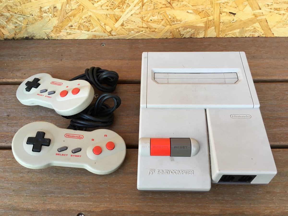 NINTENDO 任天堂 HVC-101 ニューファミコン本体 NEWファミコン 送料無料!_1