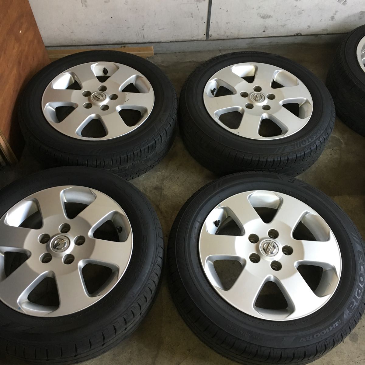 車 【バリ山】セレナ純正アルミ DUNLOP 195/60R16 4本組1本目