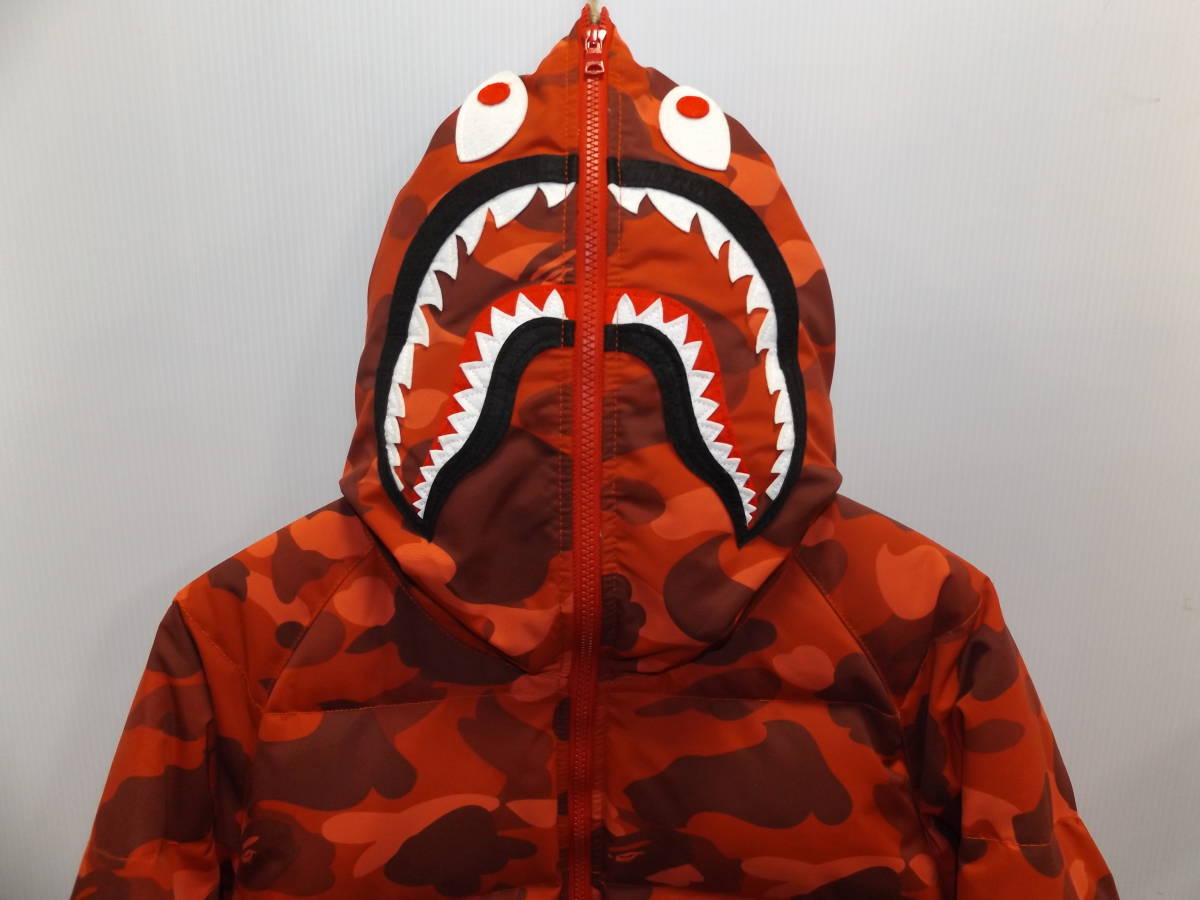 A BATHING APE BAPE Shark Hoodie Down Jacket COLOR CAMO 猿 A BATHING APE BAPE Shark Hoodie Down Jacket COLOR CAMO 猿