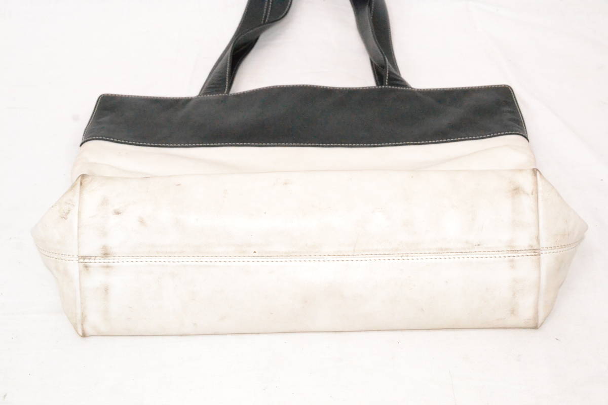 ☆希少!!保存袋付き♪☆CHANEL シャネル ココマーク レザー バイカラー 