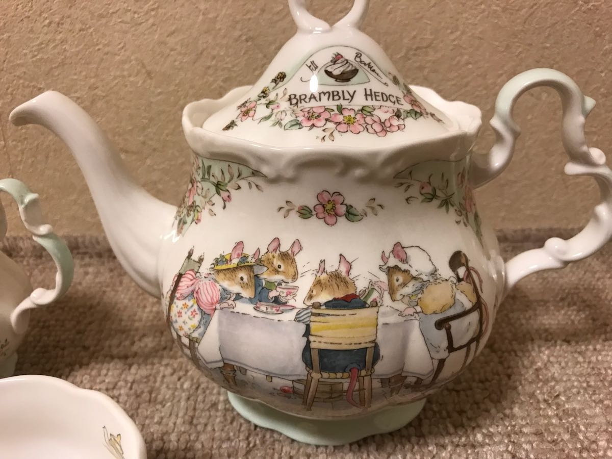 中古品】ロイヤルドルトン ROYAL DOULTON ブランブリーヘッジ BRANBLY 