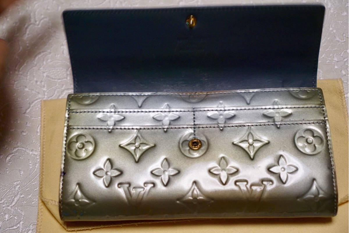 LOUIS VUITTON ルイヴィトン ヴェルニ ポルトフォイユサラ カーキ 