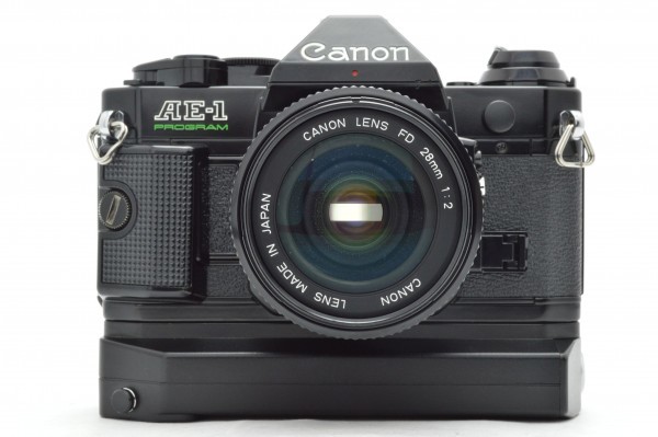 Canon AE-1 一眼レフ フィルムカメラ 28mmレンズ付き ◇ Canon キヤノン AE-1 ブラック + NEW FD 28mm F2 パワーワインダー