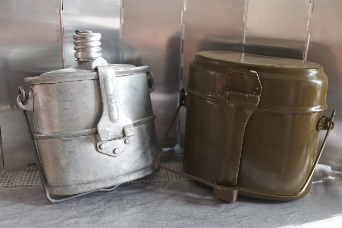 一部地域除き Vdv ケトル ロシア軍 飯盒 水筒 メスキット ミリタリー 放出品 実物 セット 個人装備 売買されたオークション情報 Yahooの商品情報をアーカイブ公開 オークファン Aucfan Com