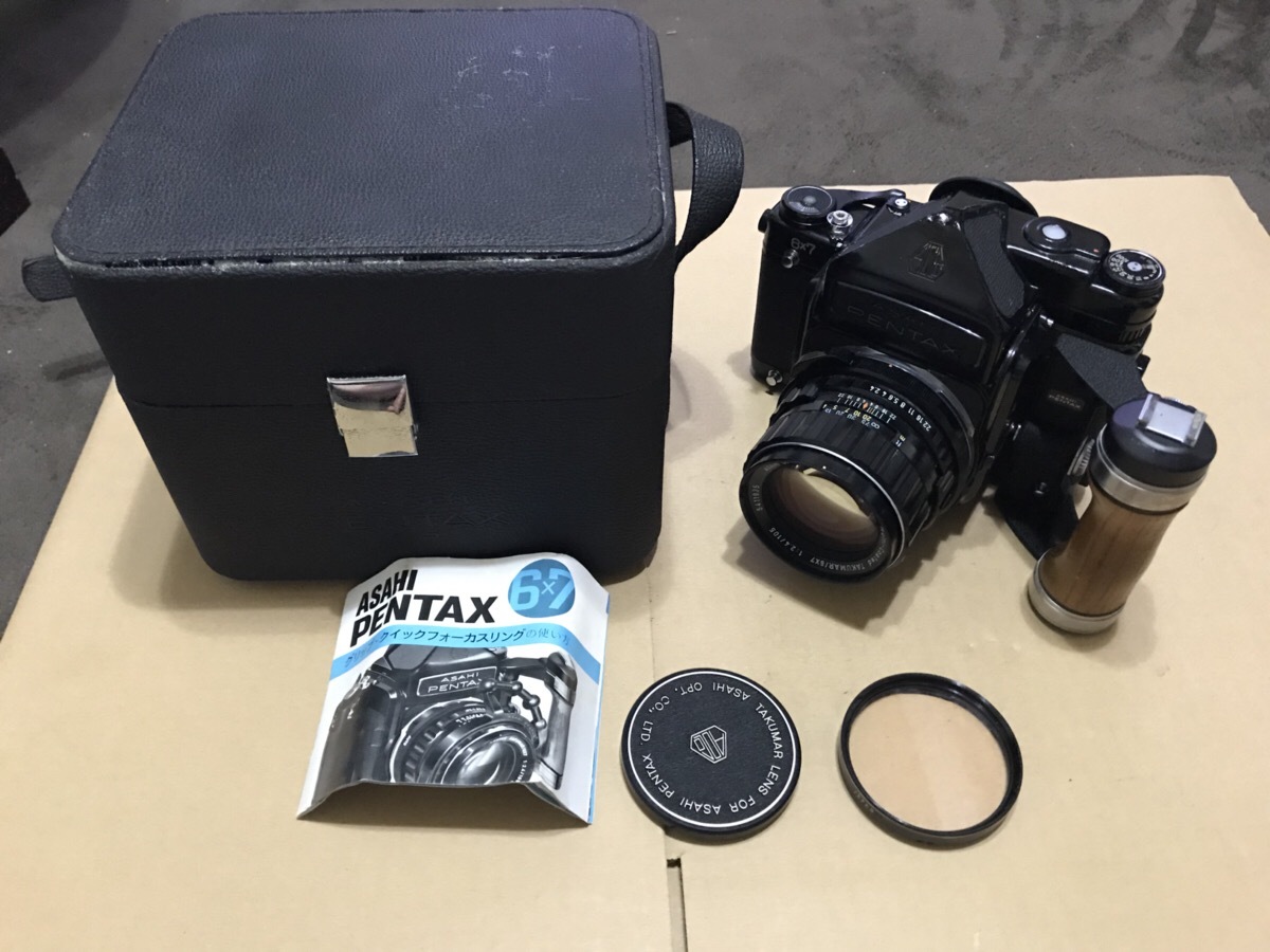 人気セール，100%新品 PENTAX 6&times;7 TTL 1:2.4 105mm ミラーアップ グリップ ケース等 色々セット ペンタックス 67(ペンタックス)｜売買されたオークション情報、yahooの商品情報をアーカイブ公開 - オークファン 中判