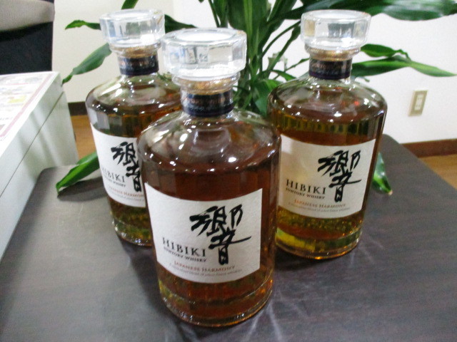 未開栓 サントリー 響 ジャパニーズ ハーモニー 700ml 43度 ウイスキー