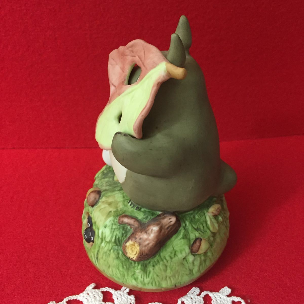 【美品】となりのトトロ　オルゴール　葉っぱ　スタジオ　ジブリ　フィギュア となりのトトロ◇オルゴール◇スタジオジブリ◇葉っぱ はっぱ 秋◇置物