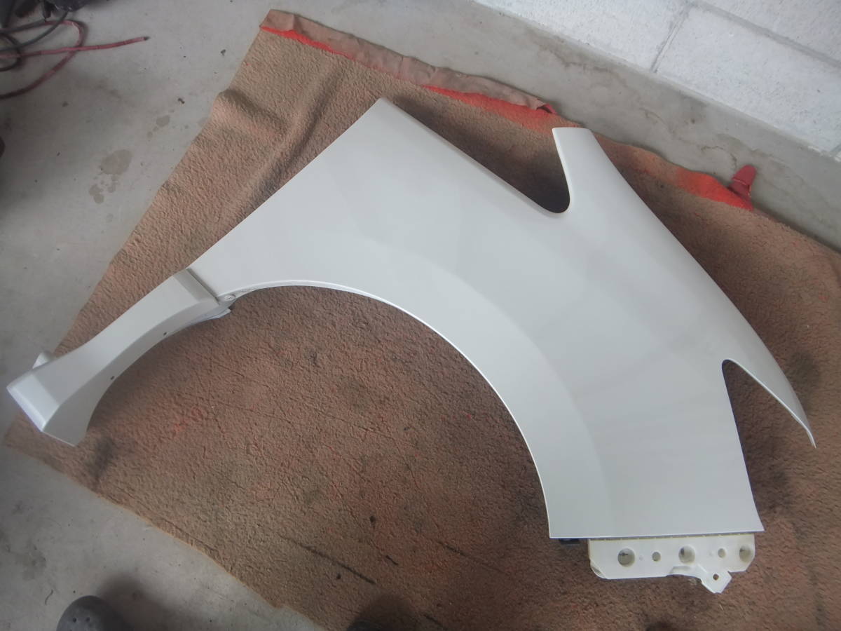 (セレナ ハイウェイスター HFC26 C26) 前期 右 フェンダー QAB プロテクター付き