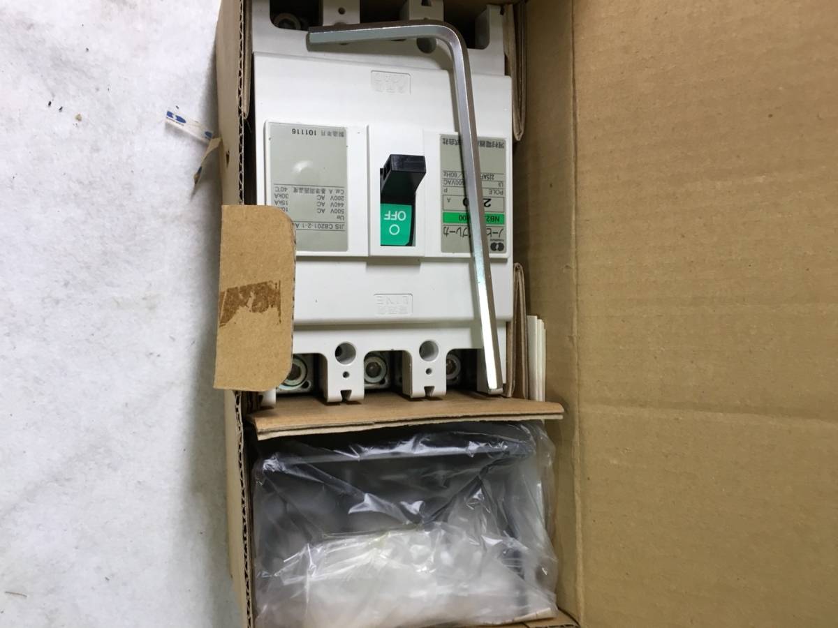 ノーヒューズブレーカ 3P200A ホワイト 電材、配電用品 建築材料、住宅
