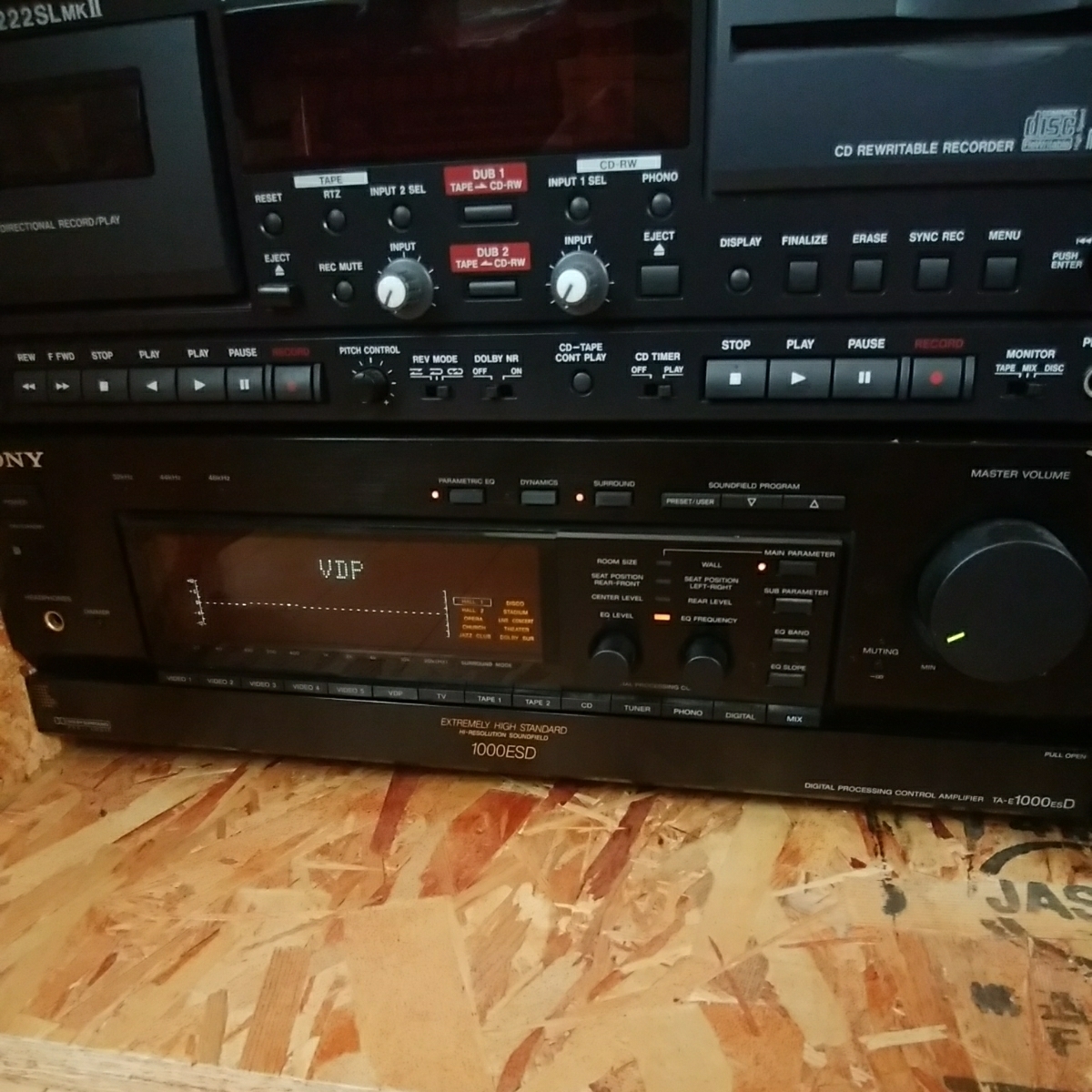 ソニーのAVプリアンプ TA-E1000ESD動作品 動作確認チェックを施してい