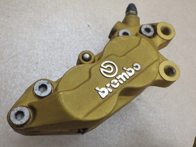 バイク Brembo ブレーキキャリパー 2個セット ゴールド40mm 4ポッド美品