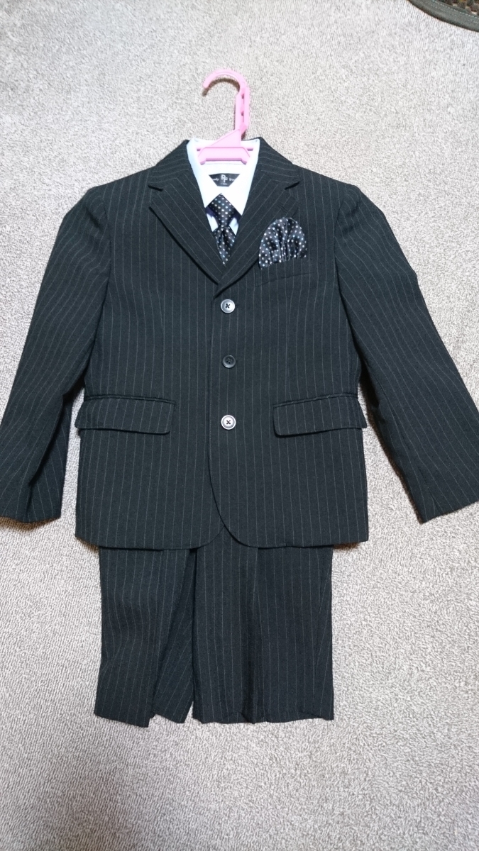 豊富な，新品 男の子 スーツセット サイズ１２０ ^^(120（115～124cm）)｜売買されたオークション情報、yahooの商品情報をアーカイブ公開 - オークファン スーツ、タキシード