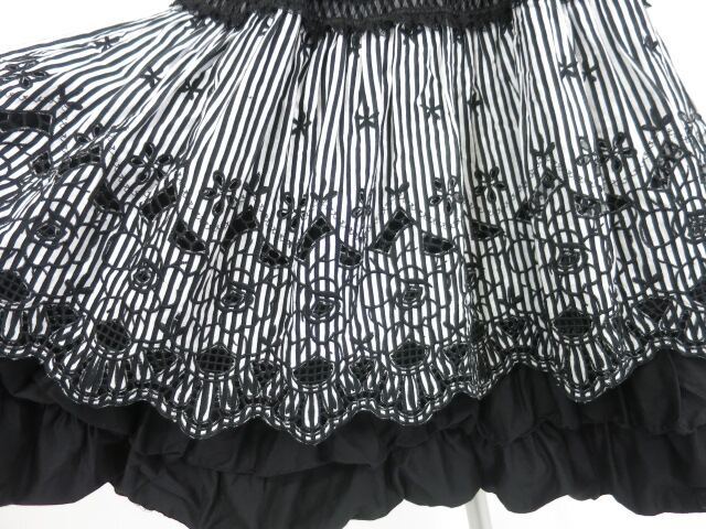 BPN 裾刺繍入りストライプ柄ワンピース / ブラックピースナウ BLACK