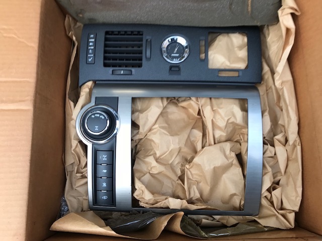 ハマーh2 HUMMER H2 内装パネル8点 H2 ハマー ハマーH2 元の内装を忘れてしまうほど変貌を遂げるカスタム
