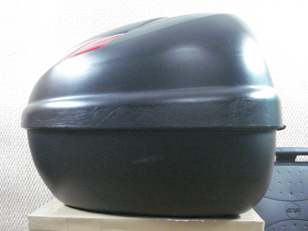 GIVI　E30TND　左右に傷あり　USED　鍵1個　神奈川県より