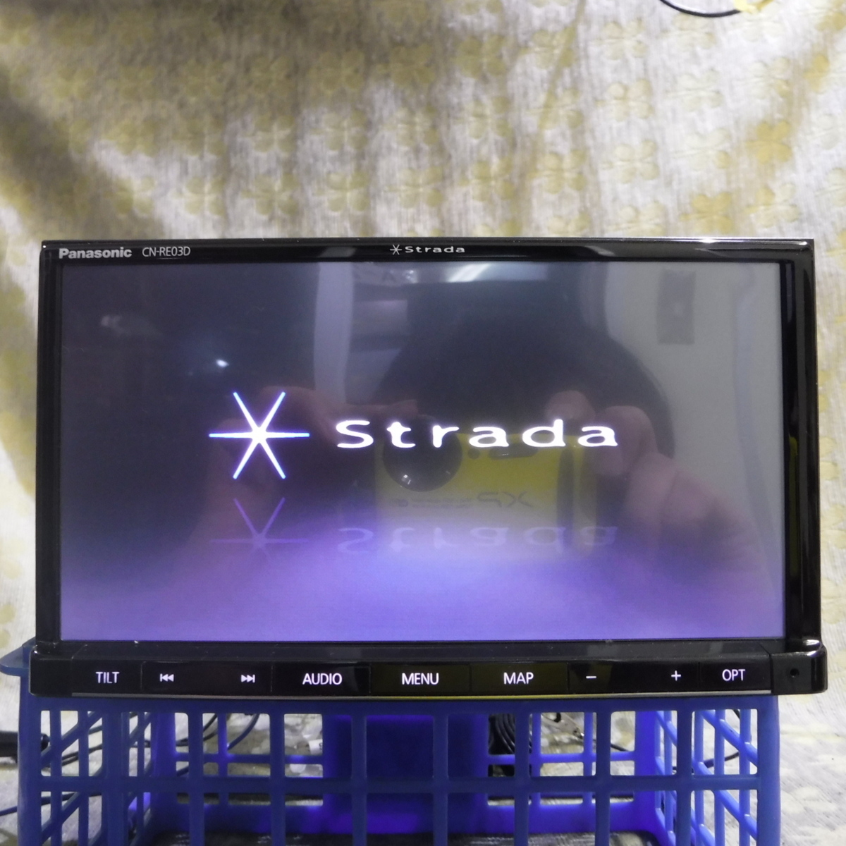 ○ ナビ パナソニック Panasonic strada CN-RE03D フルセグ 地図データ 