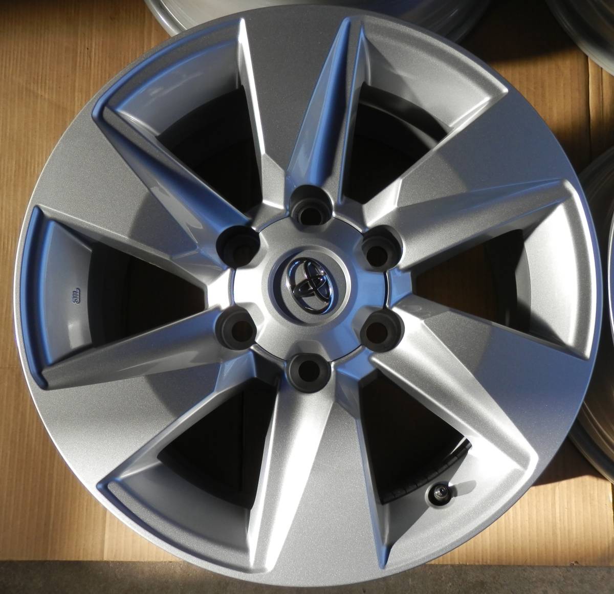 新車外し 150ランドクルーザープラド 後期ホイール 新同美品4本 30年9 