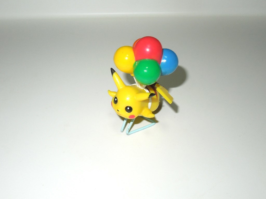 ポケモン モンコレ 非売品 ANA 空を飛ぶピカチュウ ANAポケモン