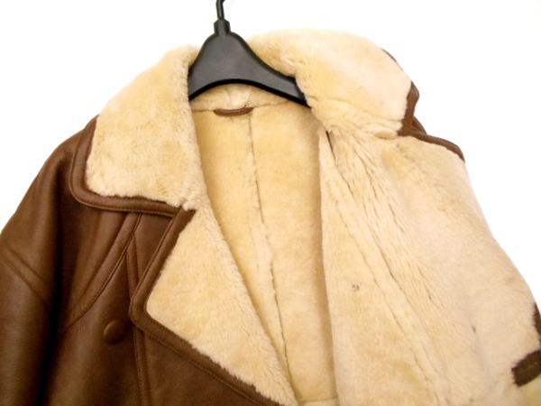 美品!定価10万円【FAR EAST】リアルシープスキン 羊革 ムートン 美品!定価10万円【FAR EAST】リアルシープスキン 羊革 ムートン
