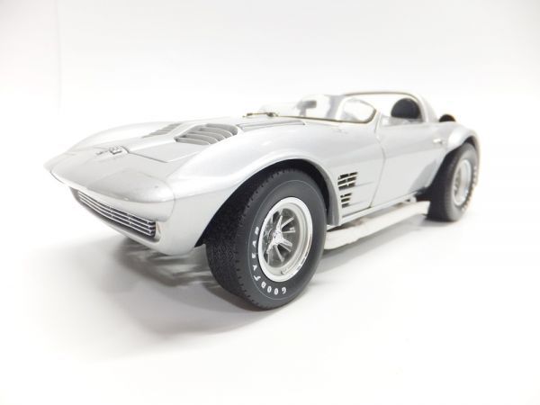 T51a195☆Y○ EXOTO RACING LEGENDS 1/18 シボレー コルベット グラン