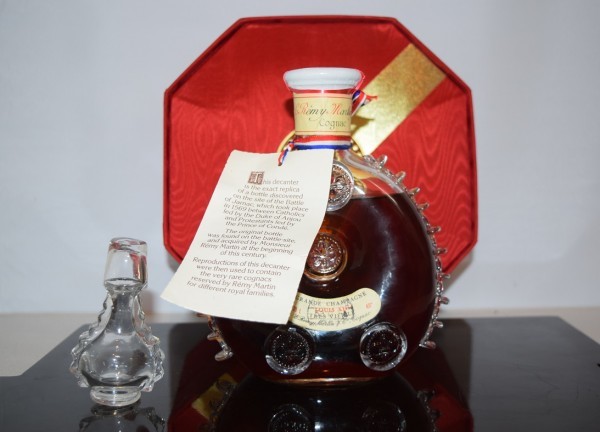 古酒！レミーマルタン ルイ13世 TRES VIEILLE 40度 （バカラクリスタル