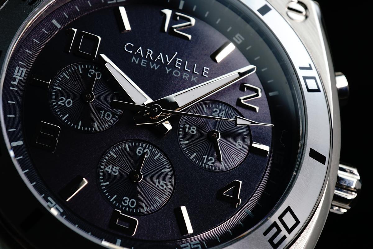 1円スタ 3本 マンチェスターユナイテッド公式スポンサー 本物 Bulova ブラック シルバー クロノグラフ 腕時計ブローバ マンｕ クロノグラフ カレンダー 売買されたオークション情報 Yahooの商品情報をアーカイブ公開 オークファン Aucfan Com