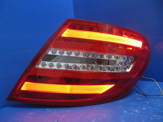 ベンツ純正/Cクラス/W204/テールランプ右/LED/204 820 58 64/中古