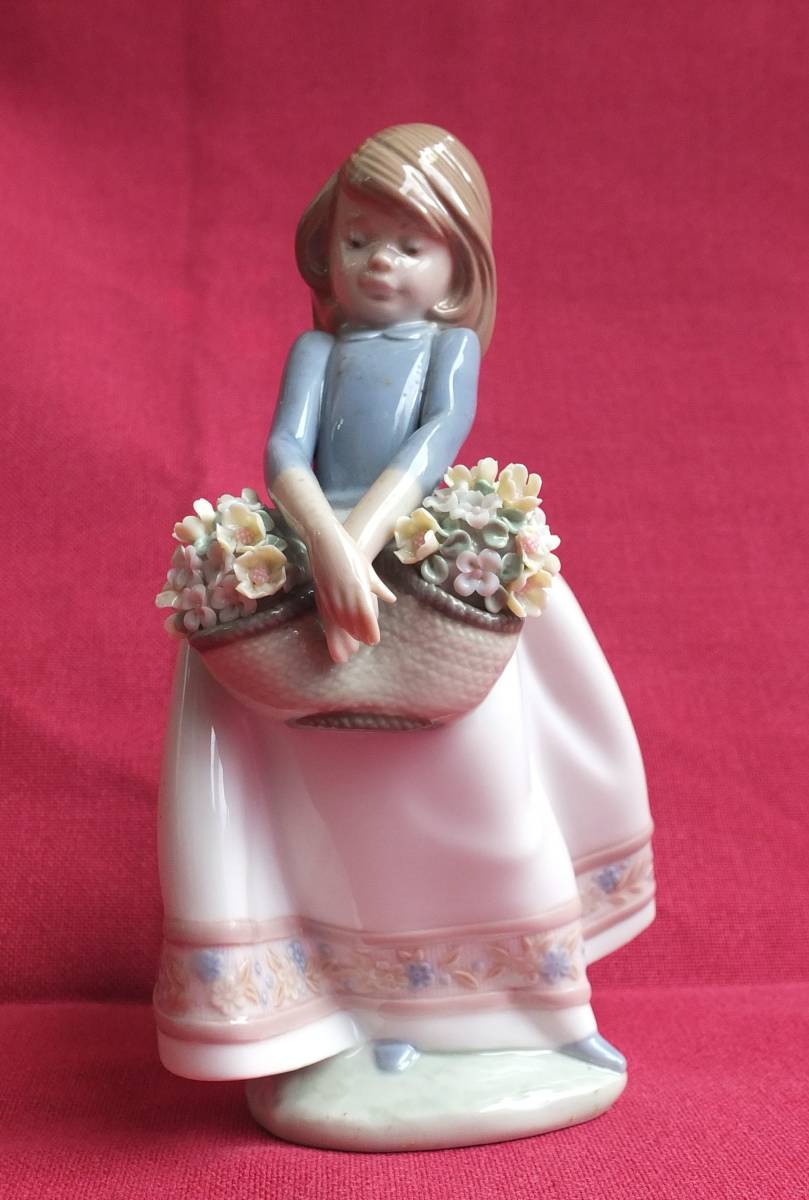 リヤドロ フィギュリン 5月の花 LLADRO 五月の花の通販 (リヤドロ) 5467