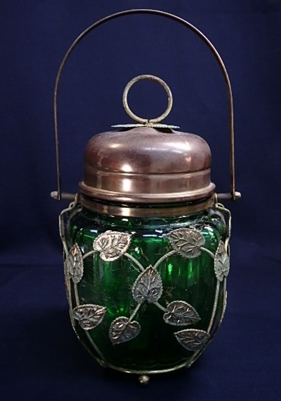 ｋ1132　レトロ　アンティーク　オルゴール付き　ガラス　キャンディーポット　葉っぱ　ガラス容器　ガラス瓶　キャンディポット　緑