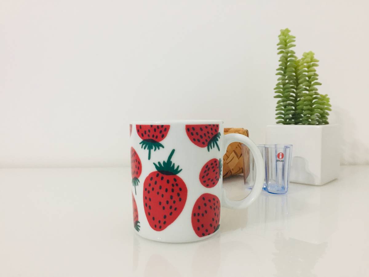 marimekko マンシッカ マリメッコ いちご ラテマグ 廃盤 廃盤品 新品 