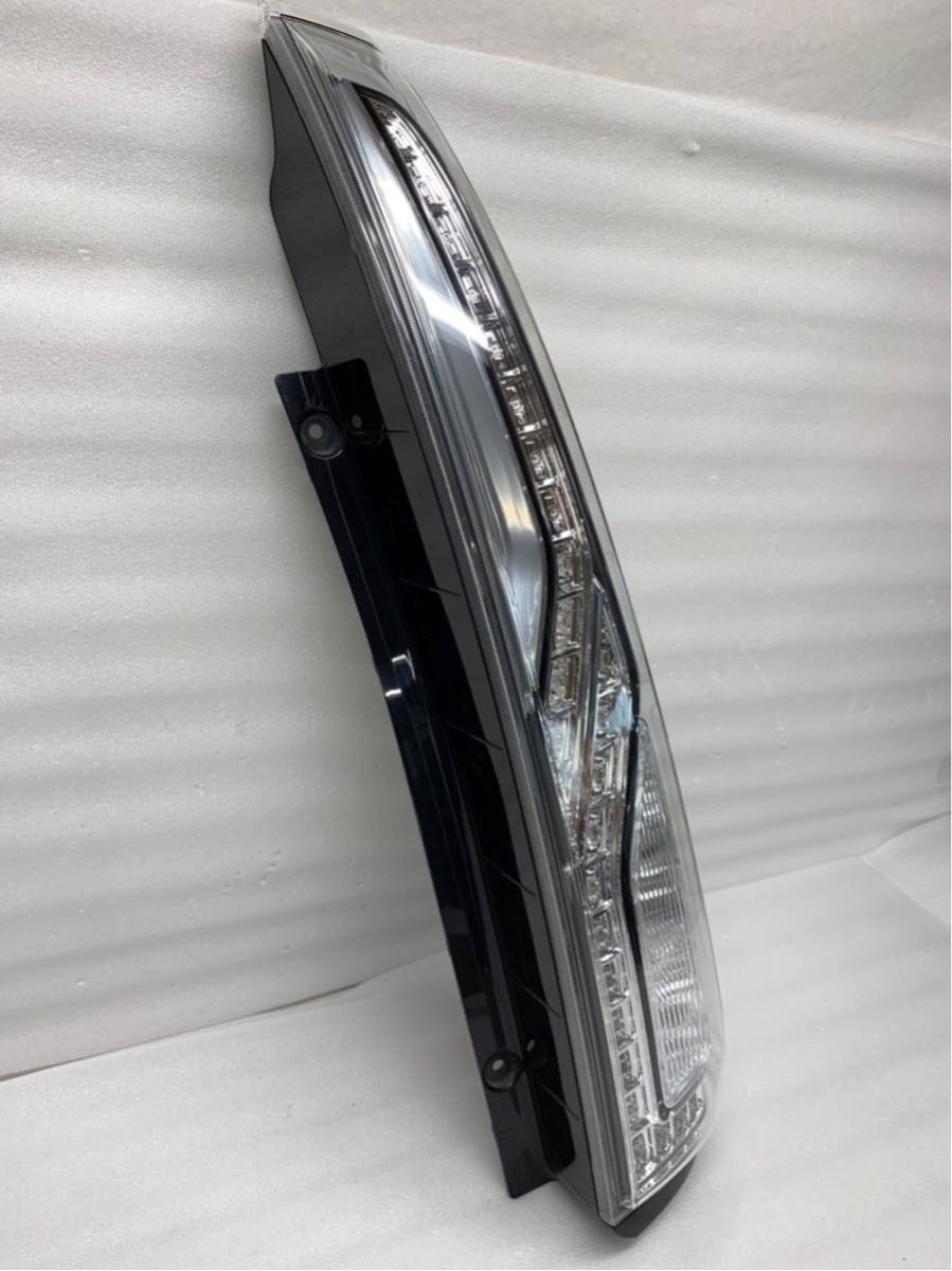 セレナ C26 後期 純正 テールランプ 右 KOITO 220-23682 JJ11 セレナ