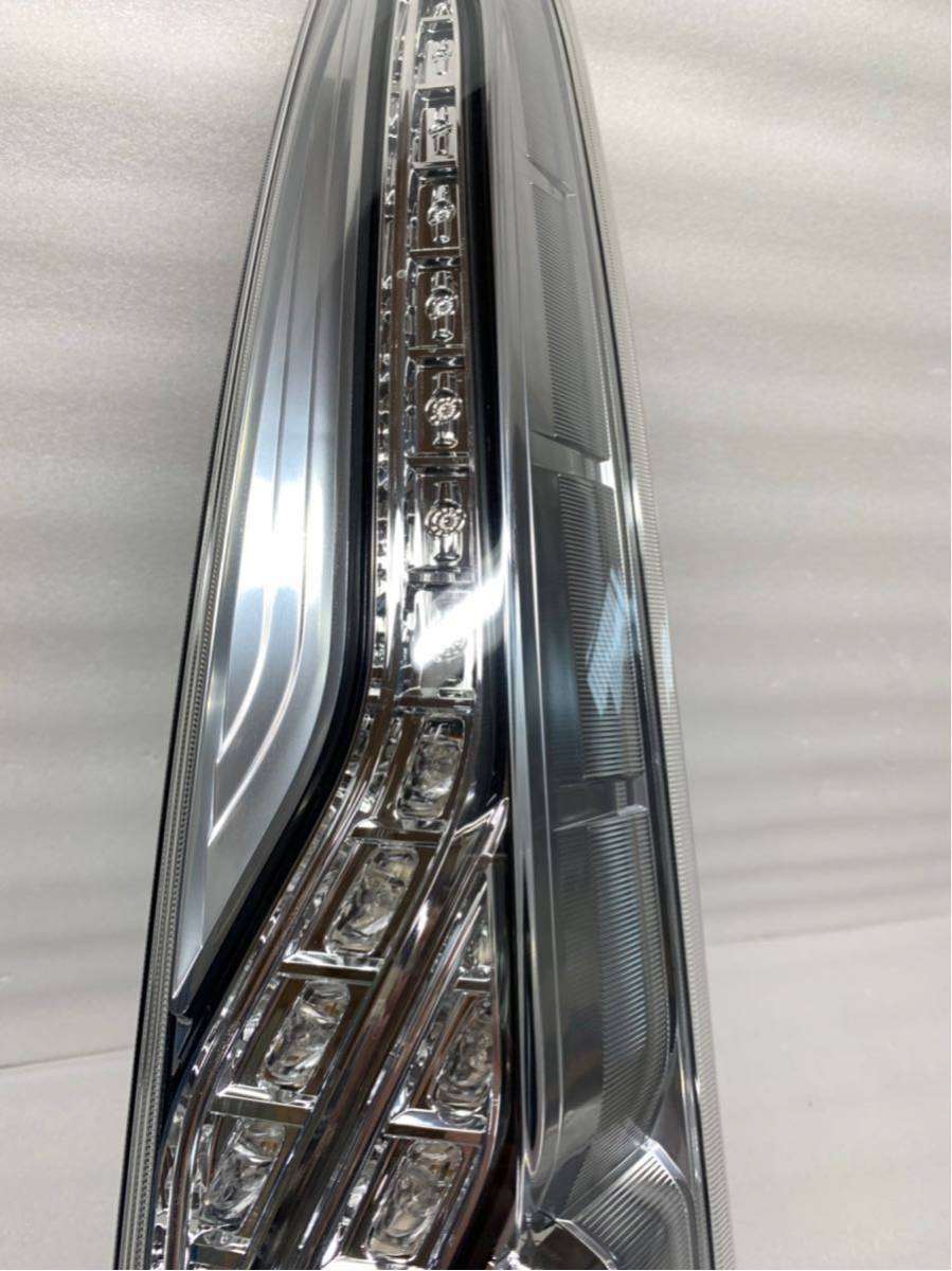 セレナ C26 後期 純正 テールランプ 右 KOITO 220-23682 JJ11 セレナ