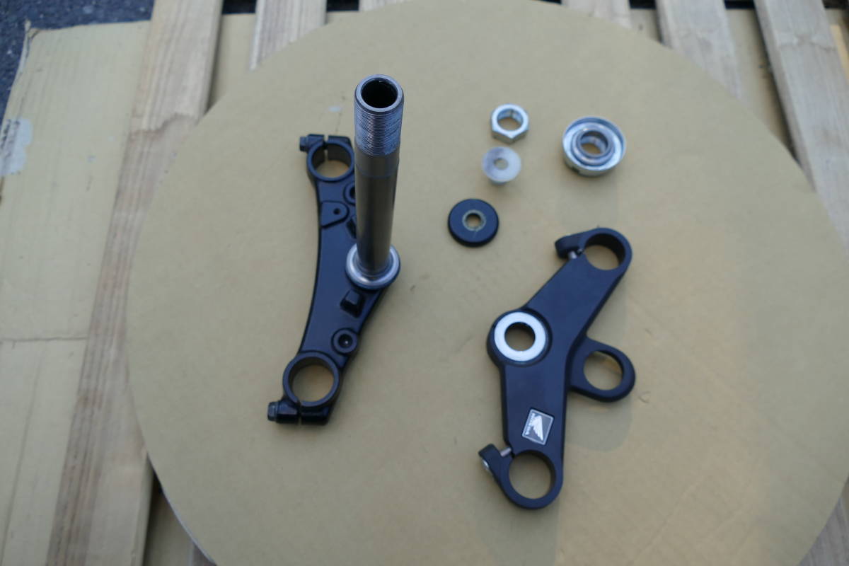 NSF100用 中古純正ステアリングステム・トップブリッジ nsf100