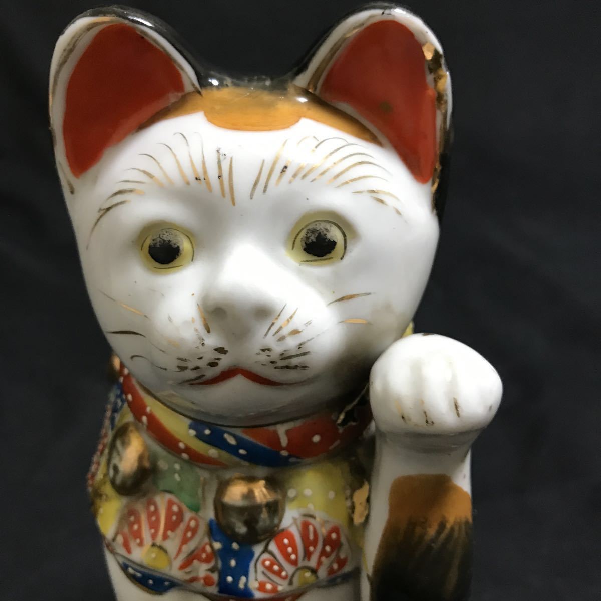 ◎三毛猫 招き猫 まねきねこ 陶器製 高さ約23.5cm 汚れ 傷あり 【公式