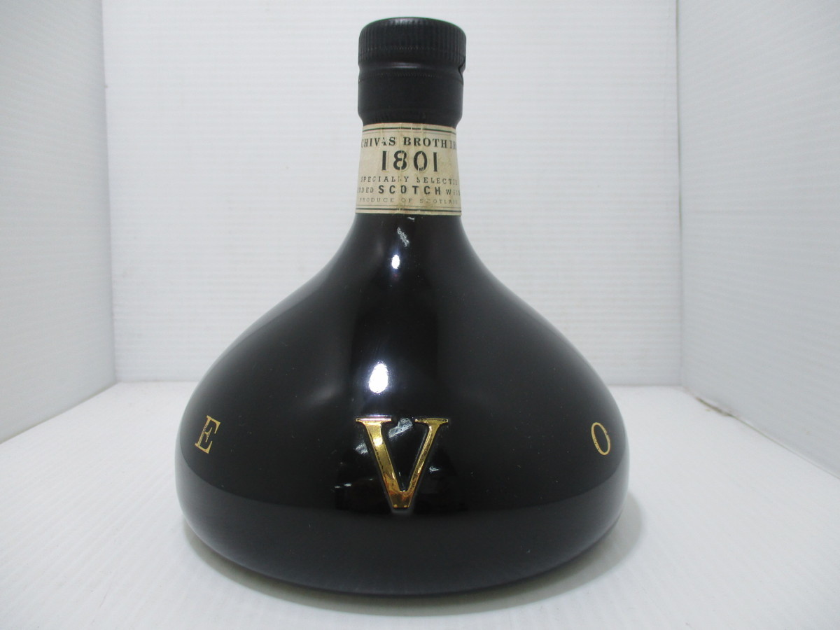 0 Chivas Revolve Whisky The Brothers - | REVOLVE cabinet7 Auction