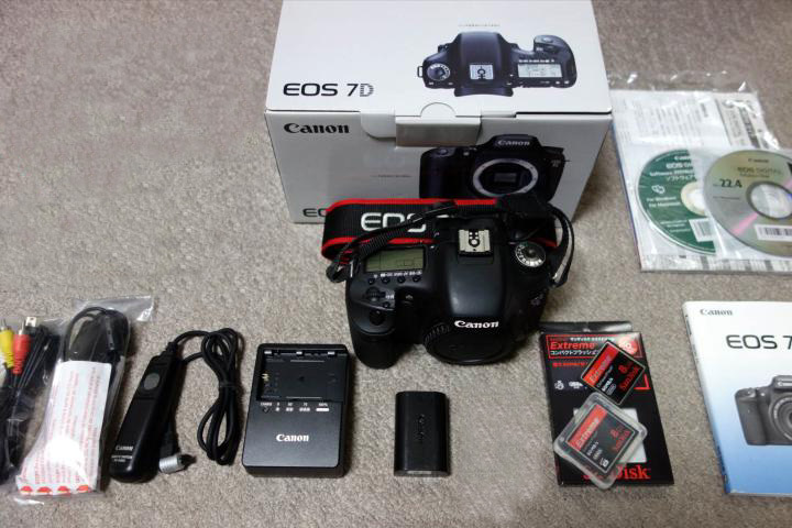 ☆良品☆EOS 7D☆リモコン/CFなどサービス品有り☆
