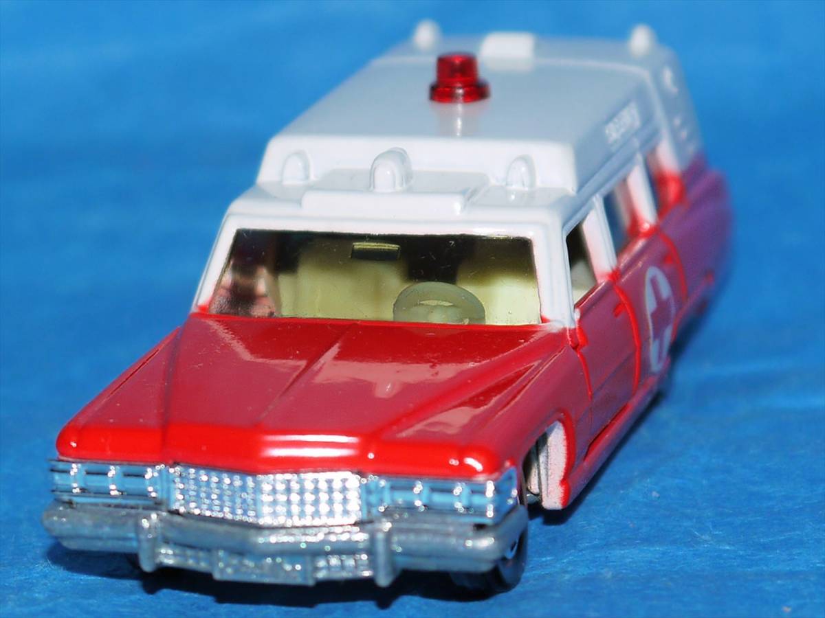 トミカ F60 キャデラック 青箱 - 青箱トミカ 救急車⁄日本製 外国車