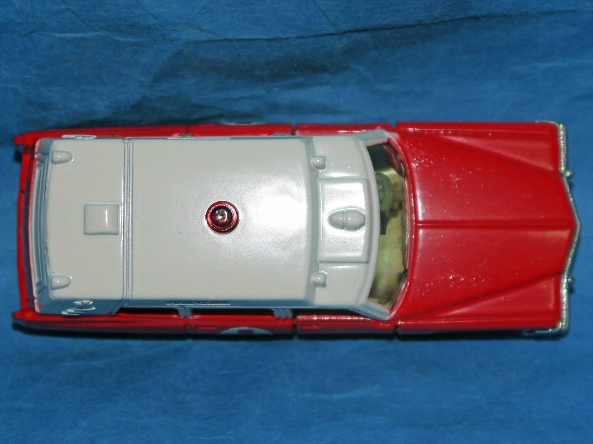 トミカ F60 キャデラック 青箱 - 青箱トミカ 救急車⁄日本製 外国車
