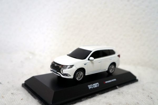 三菱 アウトランダー PHEV 1/43 ミニカー ホワイト 自動車 ミニカー