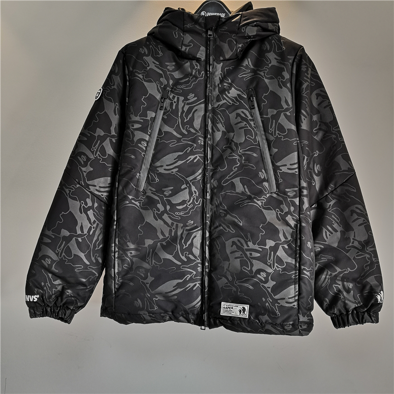 秋冬 迷彩柄 AAPE SOMEWHERE IN THE AAPE UNIVERSE/A BATHING APE ダウンジャケット L(ダウン