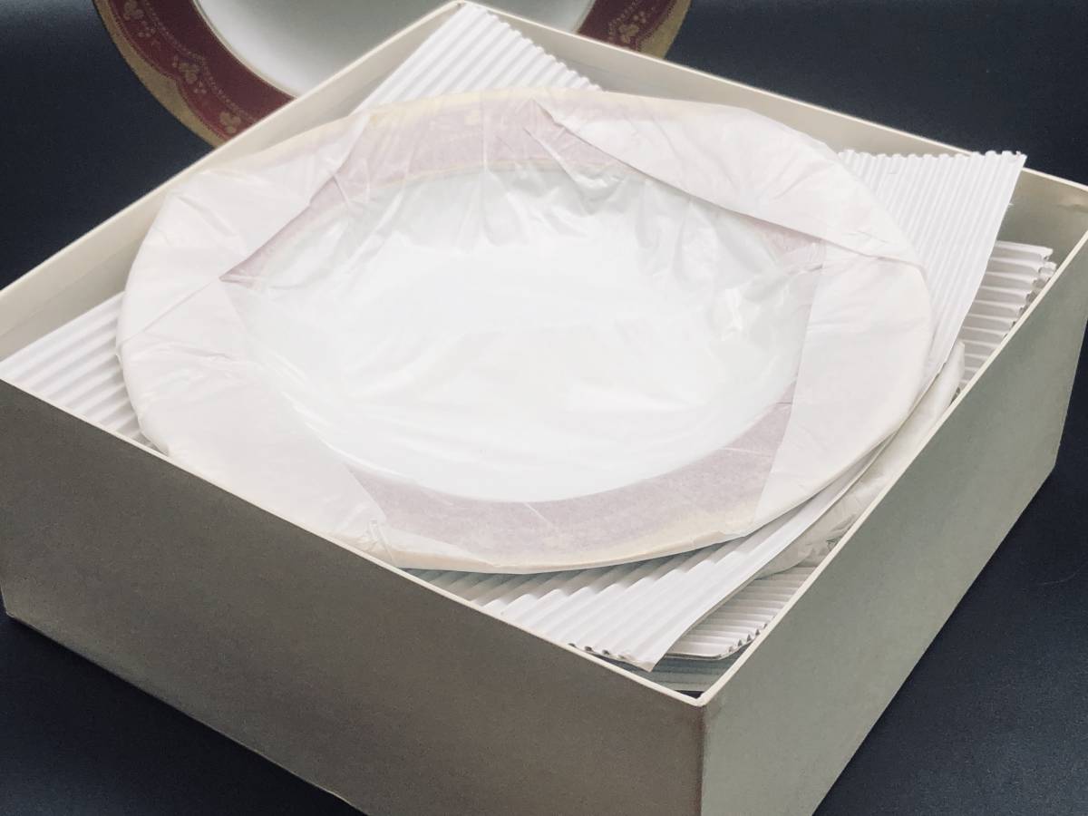 ◎大倉陶園 アレキサンドリーヌ 高貴な赤・金蝕の美しい20cm ◎大倉陶園 アレキサンドリーヌ 高貴な赤・金蝕の美しい20cm