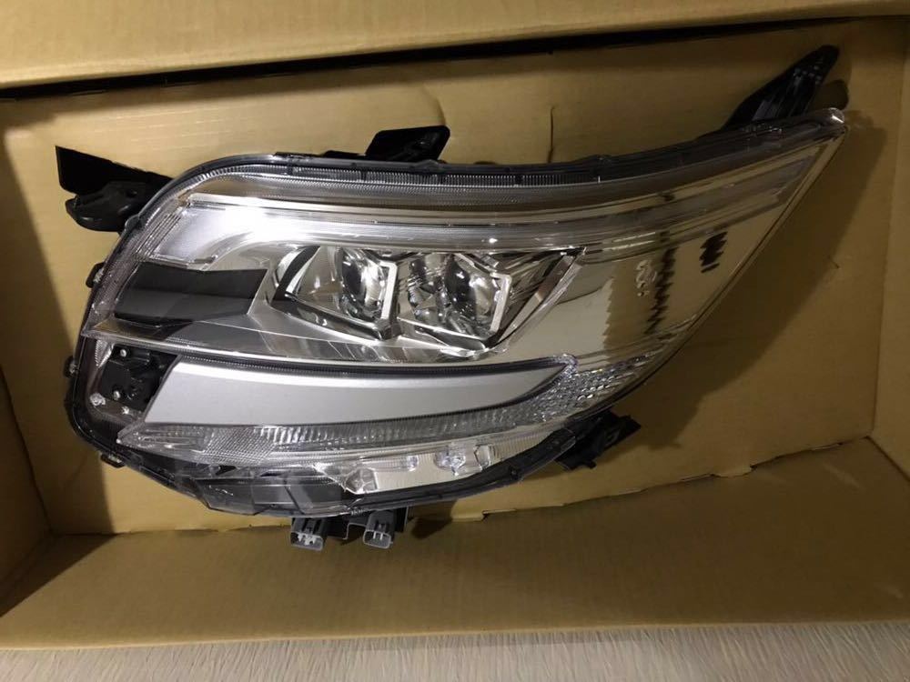 トヨタ ノア NOAH 80 後期 LEDヘッドライト 左 ヘッドランプ ZRR80 