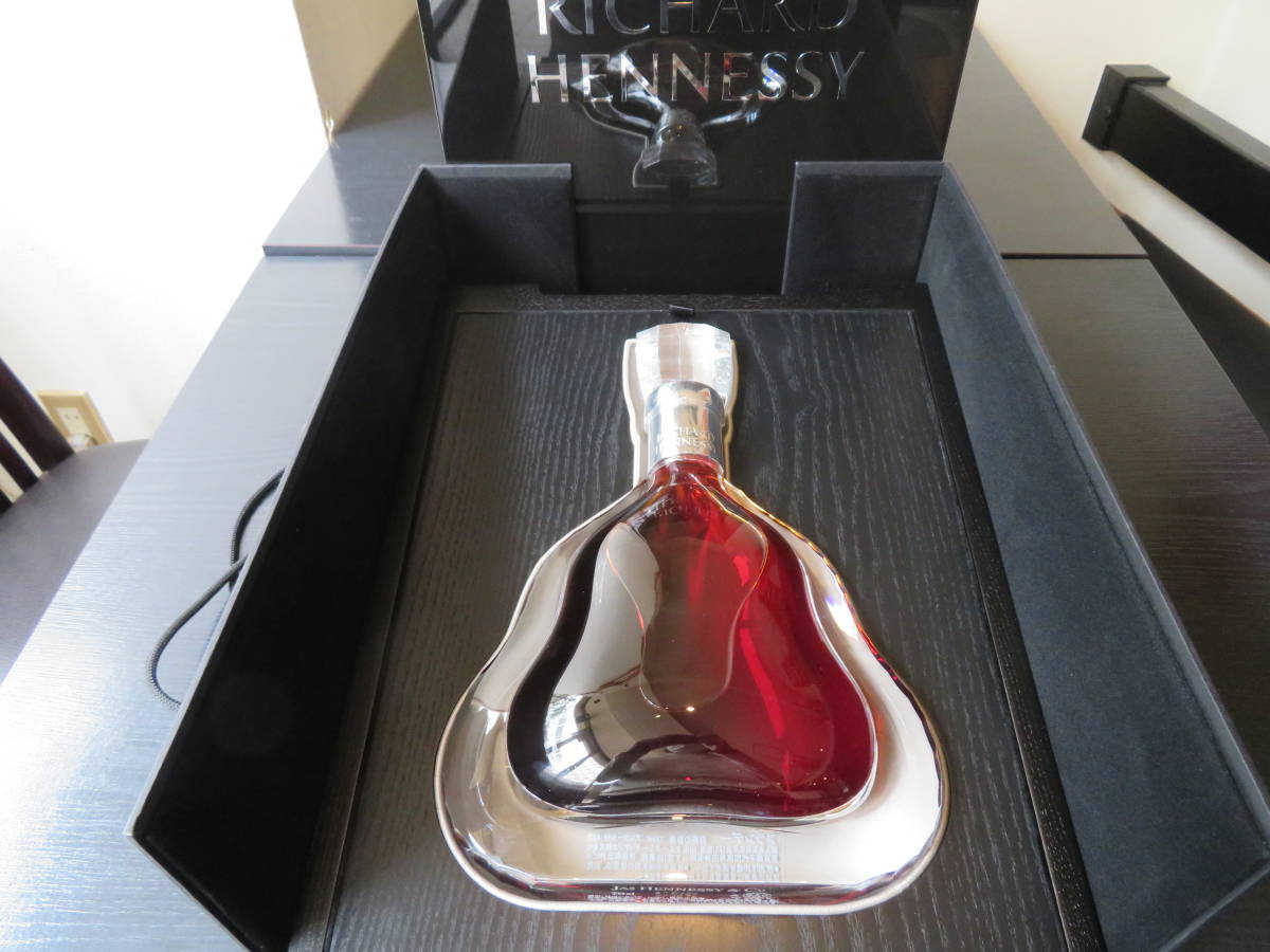 ヘネシー リシャール バカラ 700ml Hennessy Richard コニャック 未開 